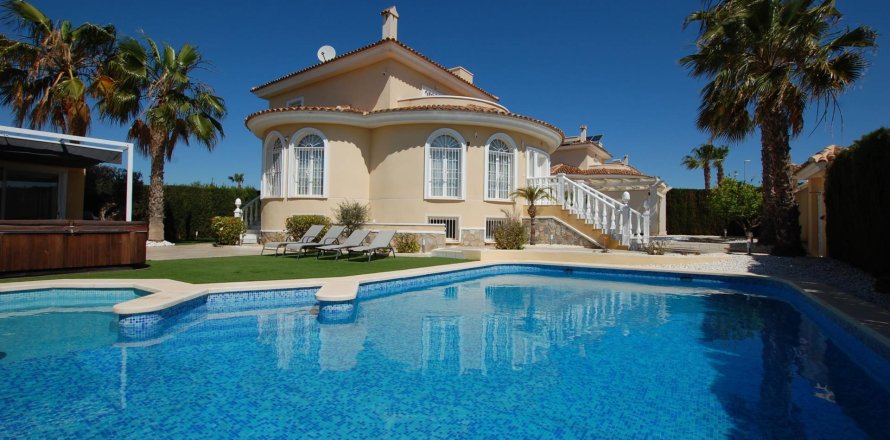 Villa à Ciudad Quesada, Alicante, Espagne 5 chambres, 380 m2 No. 189022