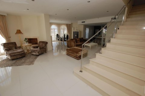 Villa à vendre à Ciudad Quesada, Alicante, Espagne, 5 chambres, 380 m2 No. 189022 - photo 16