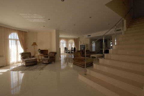 Villa à vendre à Ciudad Quesada, Alicante, Espagne, 5 chambres, 380 m2 No. 189022 - photo 18