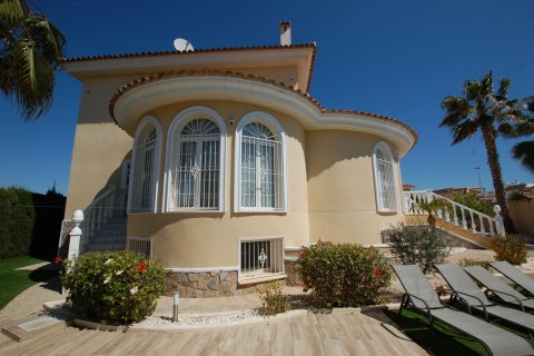 Villa à vendre à Ciudad Quesada, Alicante, Espagne, 5 chambres, 380 m2 No. 189022 - photo 3