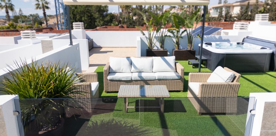 Villa à San Fulgencio, Alicante, Espagne 3 chambres, 292 m2 No. 136562