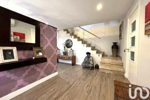 Dom w Cabrera de Mar, Barcelona, Hiszpania 4 sypialnie, 800 mkw. nr 154179 – zdjęcie 2