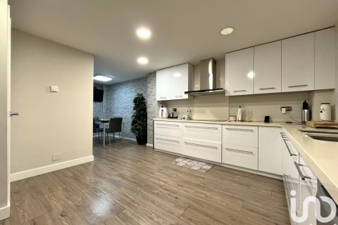 Dom w Cabrera de Mar, Barcelona, Hiszpania 4 sypialnie, 800 mkw. nr 154179 – zdjęcie 7