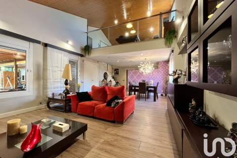 Dom w Cabrera de Mar, Barcelona, Hiszpania 4 sypialnie, 800 mkw. nr 154179 – zdjęcie 4