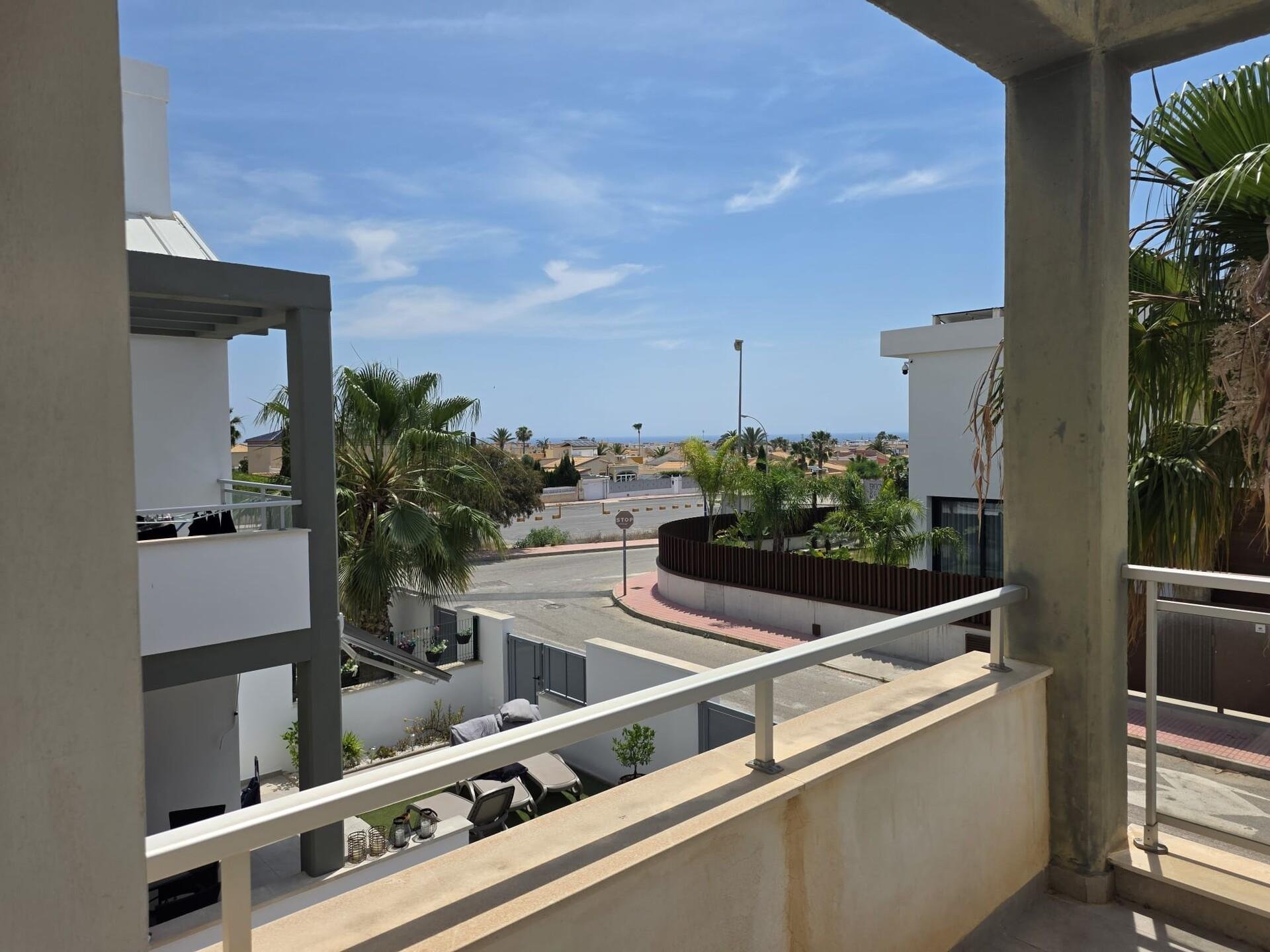 Сasa en La Zenia, Alicante, España 3 dormitorios, 139 m2 No. 178179