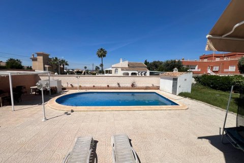 Villa in vendita a Torrevieja, Alicante, Spagna 5 camere da letto, 190 mq. N° 178180 - foto 19