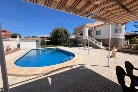 Villa in vendita a Torrevieja, Alicante, Spagna 5 camere da letto, 190 mq. N° 178180 - foto 11