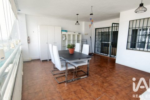Huoneisto myytävänä Rincon de la Victoria, Malaga, Espanja, 2 makuuhuonetta, 105 m2 No. 193499 - kuva 5