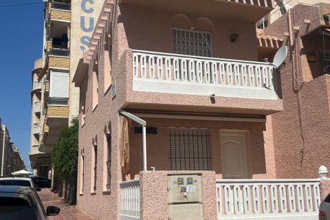 Radhus i Torrevieja, Alicante, Spanien 3 sovrum, 108 kvm. Nr. 155689