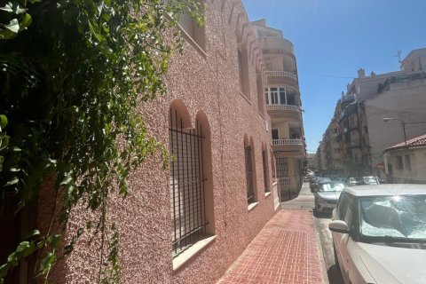 Radhus till salu i Torrevieja, Alicante, Spanien 3 sovrum, 108 kvm. Nr. 155689 - foto 3