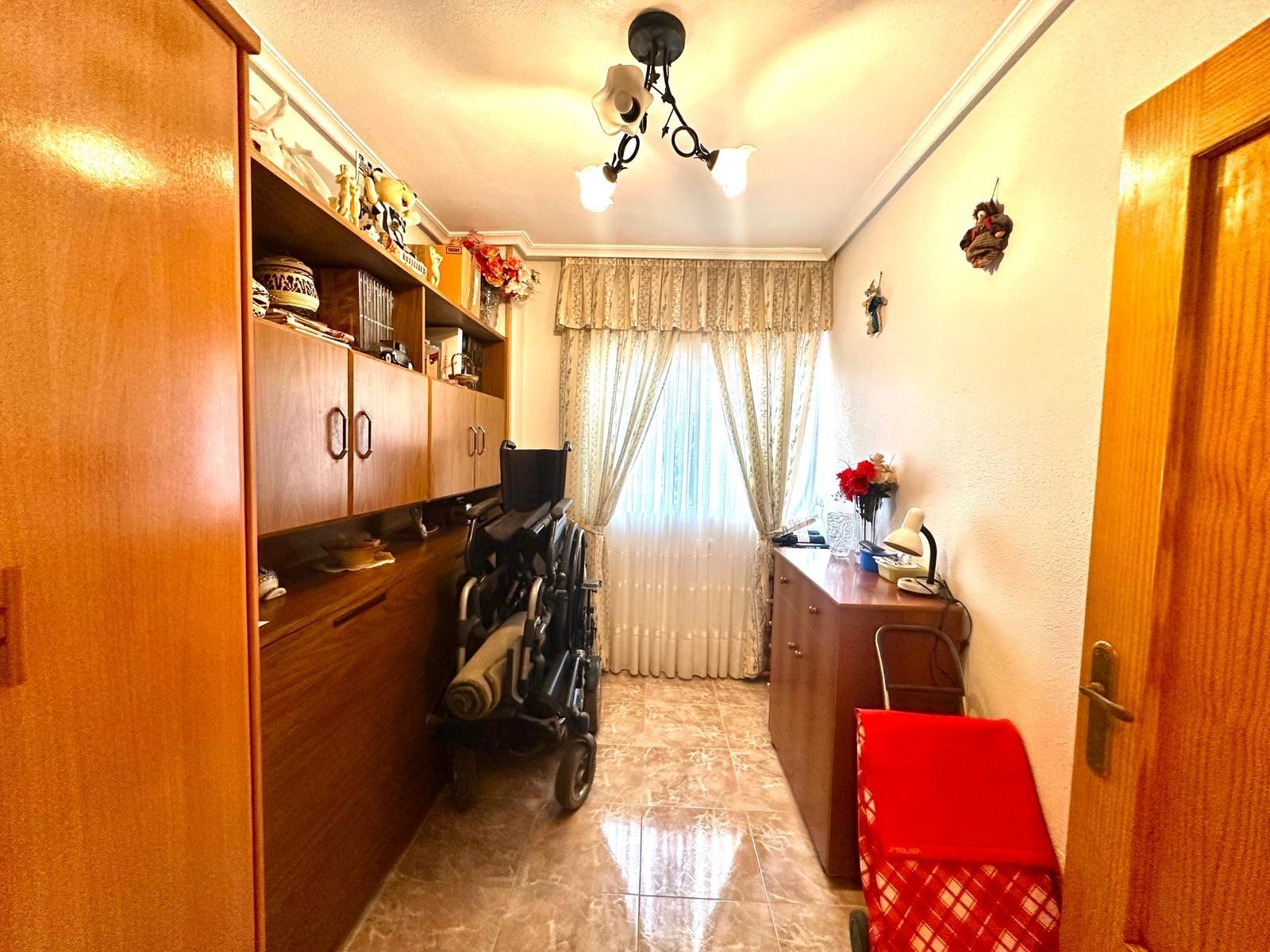 Apartamento en Torrevieja, Alicante, España 3 dormitorios, 140 m2 No. 155691