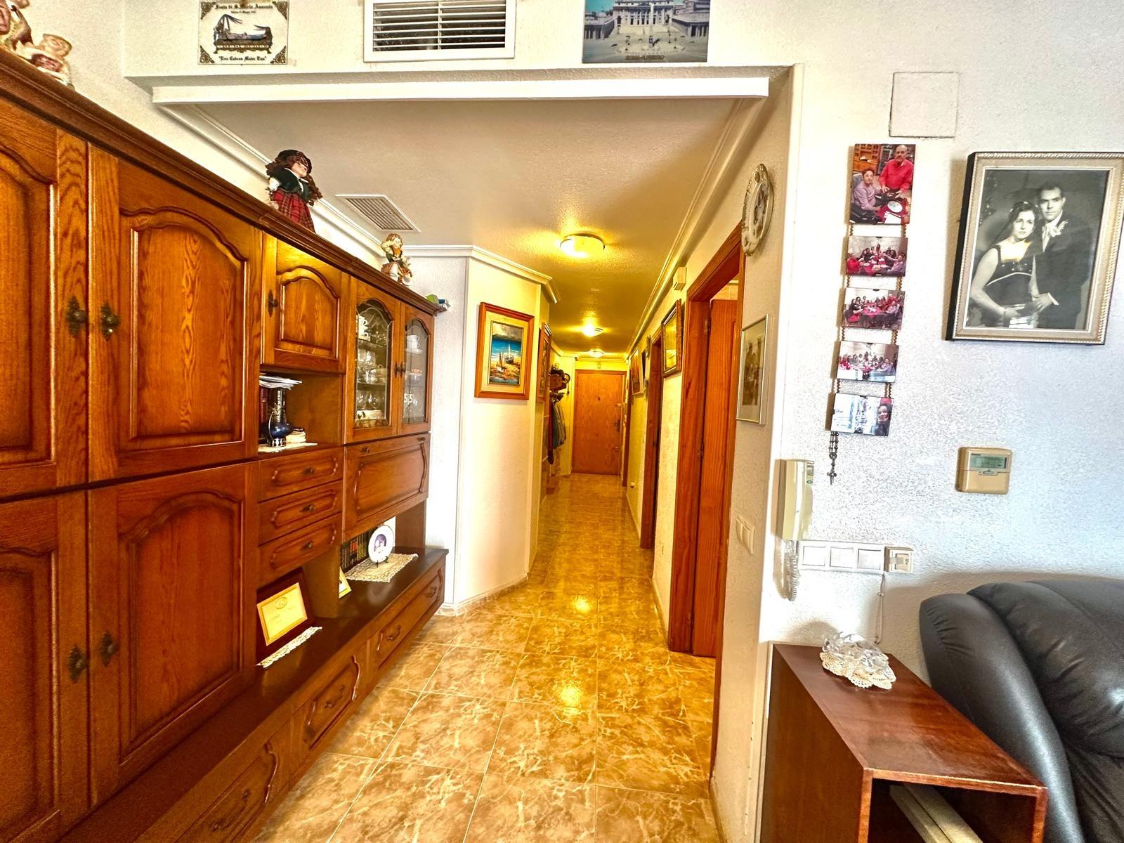 Apartamento en Torrevieja, Alicante, España 3 dormitorios, 140 m2 No. 155691