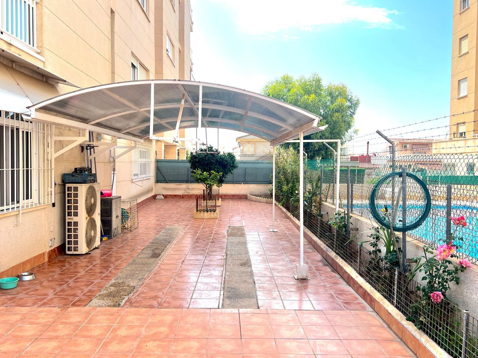 Apartamento en Torrevieja, Alicante, España 3 dormitorios, 140 m2 No. 155691