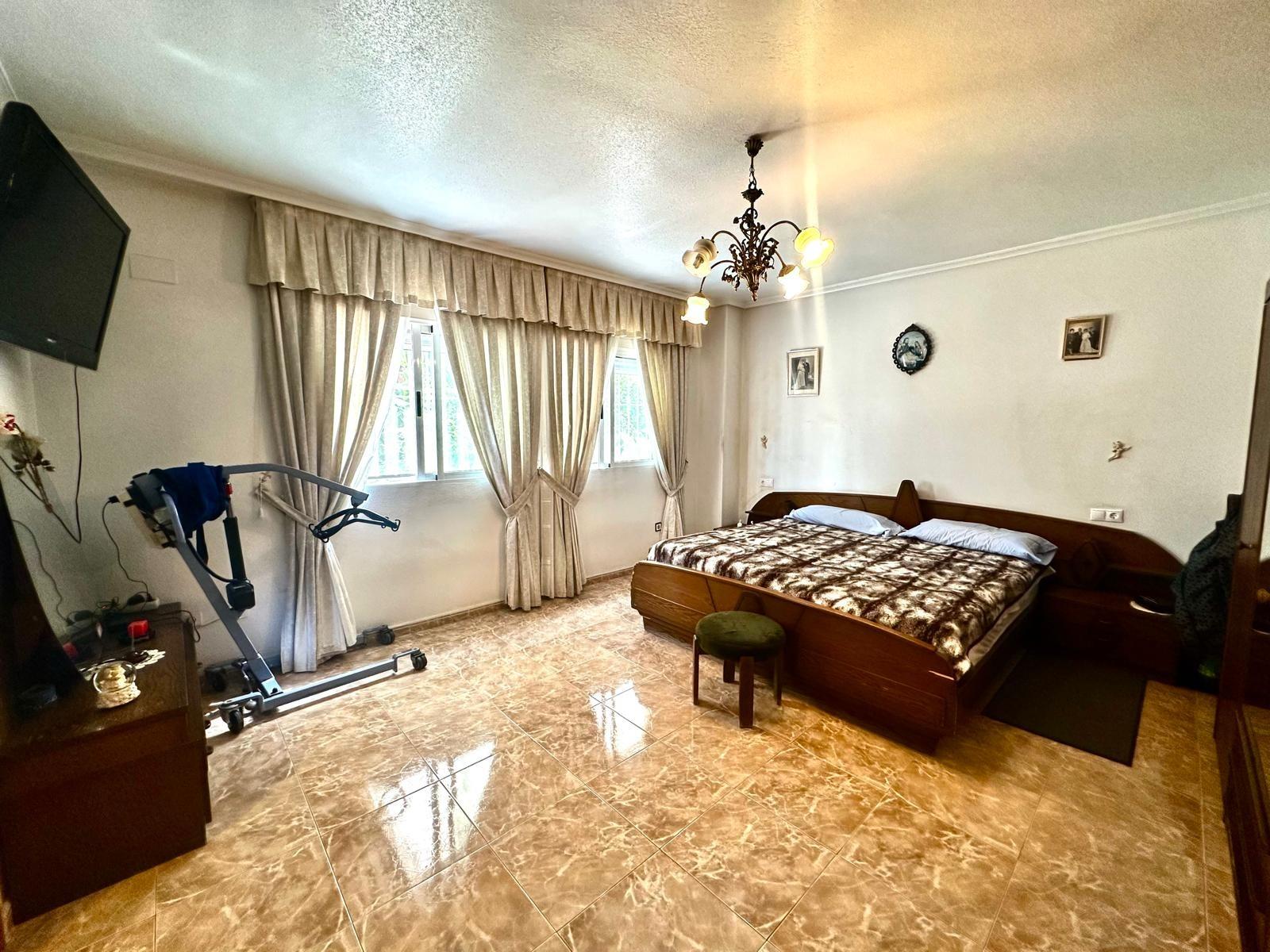 Apartamento en Torrevieja, Alicante, España 3 dormitorios, 140 m2 No. 155691