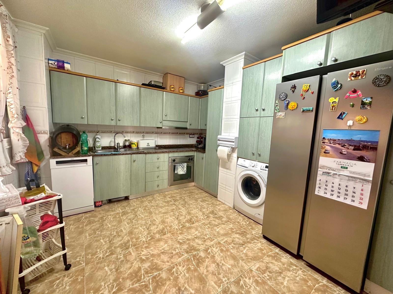 Apartamento en Torrevieja, Alicante, España 3 dormitorios, 140 m2 No. 155691