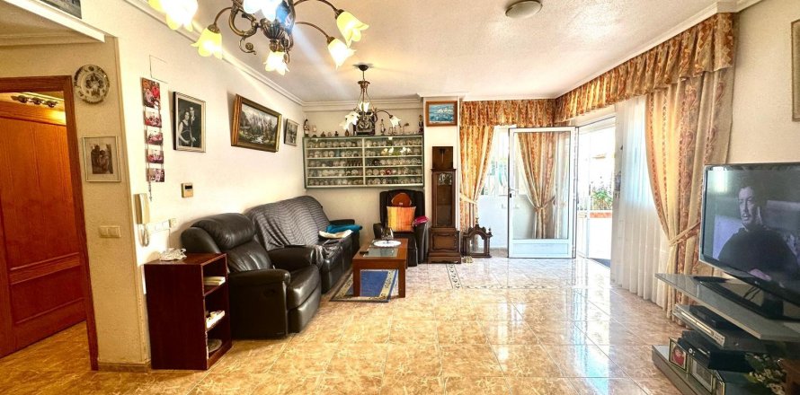 Apartamento en Torrevieja, Alicante, España 3 dormitorios, 140 m2 No. 155691