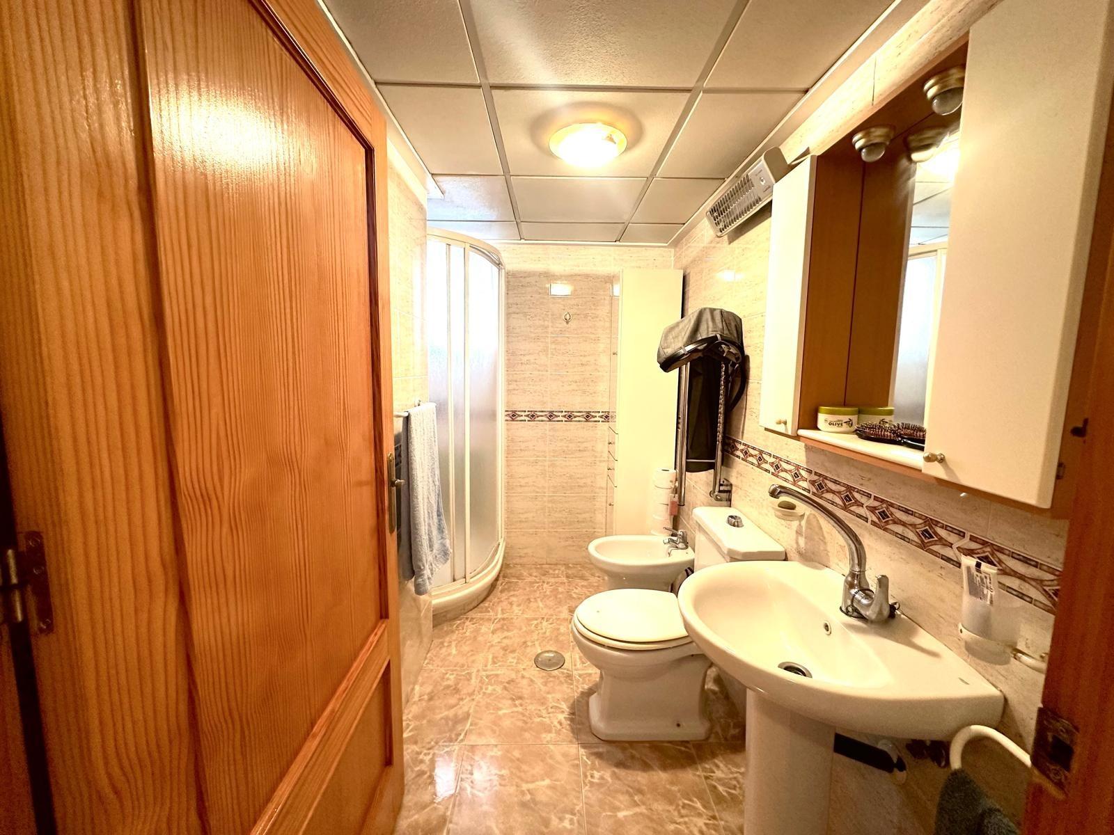 Apartamento en Torrevieja, Alicante, España 3 dormitorios, 140 m2 No. 155691
