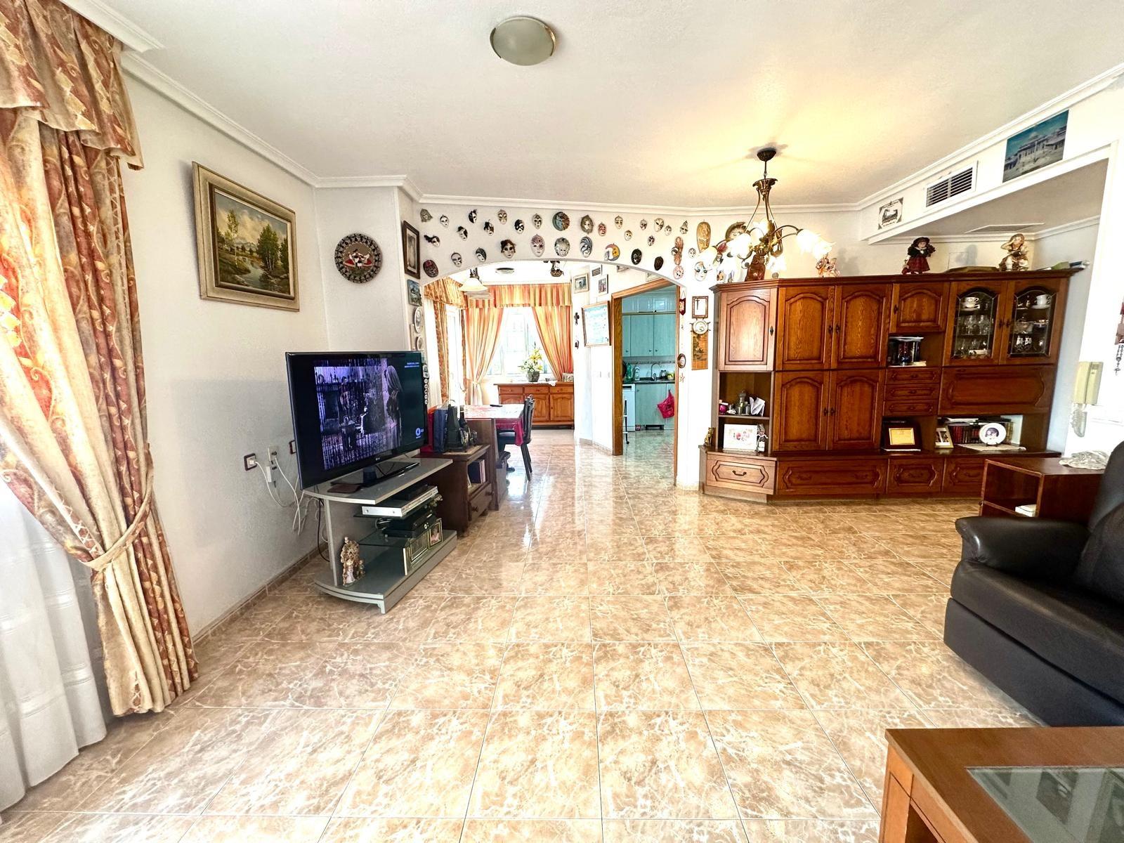 Apartamento en Torrevieja, Alicante, España 3 dormitorios, 140 m2 No. 155691