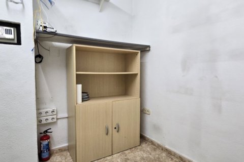 Liikekiinteistö myytävänä Guardamar del Segura, Alicante, Espanja, 1 makuuhuone, 117 m2 No. 136729 - kuva 21