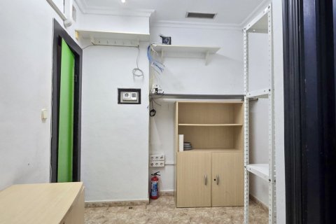 Liikekiinteistö myytävänä Guardamar del Segura, Alicante, Espanja, 1 makuuhuone, 117 m2 No. 136729 - kuva 20