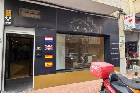 Liikekiinteistö myytävänä Guardamar del Segura, Alicante, Espanja, 1 makuuhuone, 117 m2 No. 136729 - kuva 4