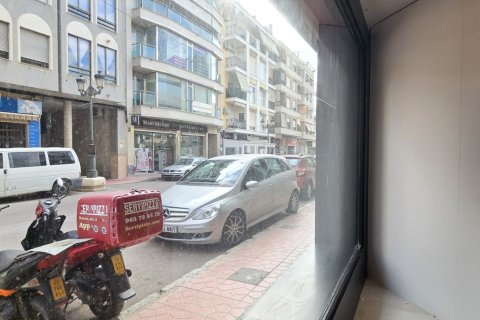 Liikekiinteistö myytävänä Guardamar del Segura, Alicante, Espanja, 1 makuuhuone, 117 m2 No. 136729 - kuva 18