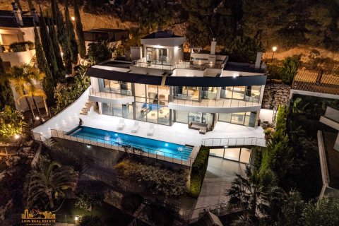 Продажа виллы в Зона Альтеа Хиллс, Аликанте, Испания 5 спален, 635м2 №136731 - фото 1