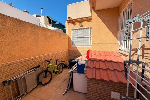 Radhus till salu i Torrevieja, Alicante, Spanien 3 sovrum, 70 kvm. Nr. 190194 - foto 7