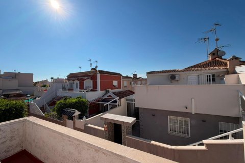 Radhus till salu i Torrevieja, Alicante, Spanien 3 sovrum, 70 kvm. Nr. 190194 - foto 11