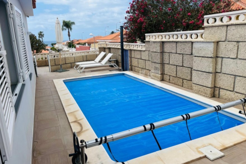 Bungalow for sale in Callao Salvaje, Tenerife, Spain 3 bedrooms, 81 sq.m. No. 194713 - photo 2