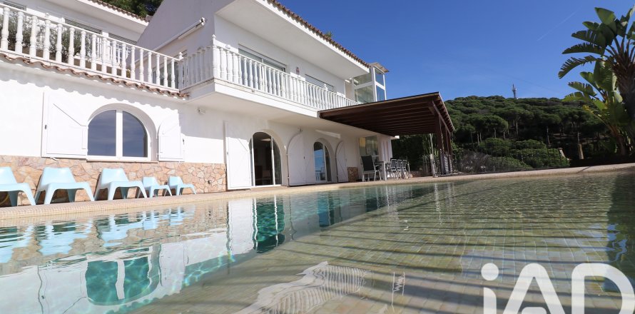 Дом в Кабрильс, Барселона, Испания 6 спален, 307м2 №152687