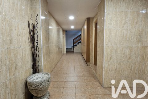 Lägenhet till salu i Barcelona, Spanien 4 sovrum, 95 kvm. Nr. 152685 - foto 2