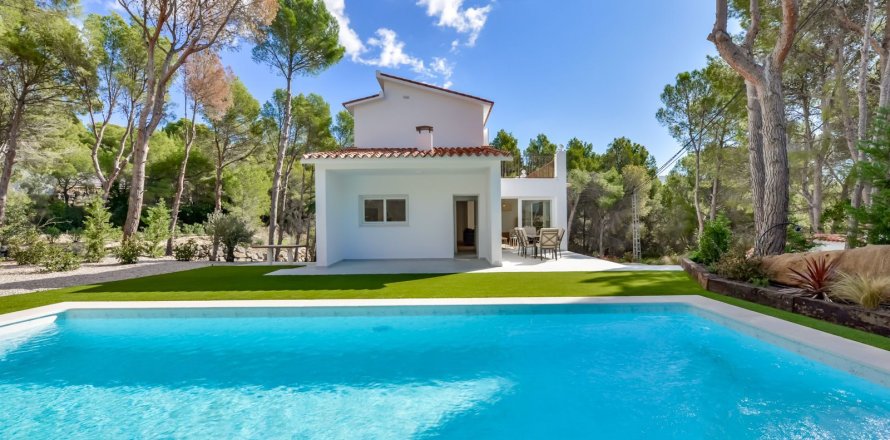 House in Altea, Alicante, Spain 3 bedrooms, 195 sq.m. No. 187021