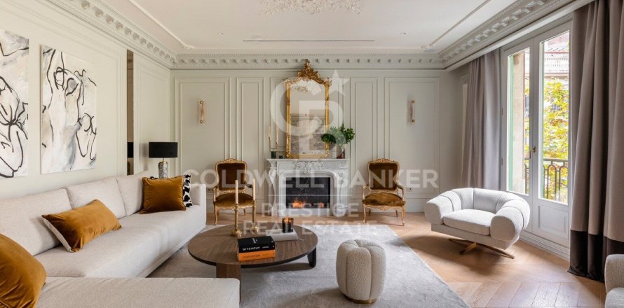 Apartment à Barcelona, Espagne 4 chambres, 201 m2 No. 159434