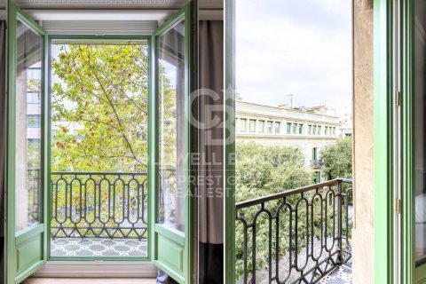 Apartment à vendre à Barcelona, Espagne, 4 chambres, 201 m2 No. 159434 - photo 3