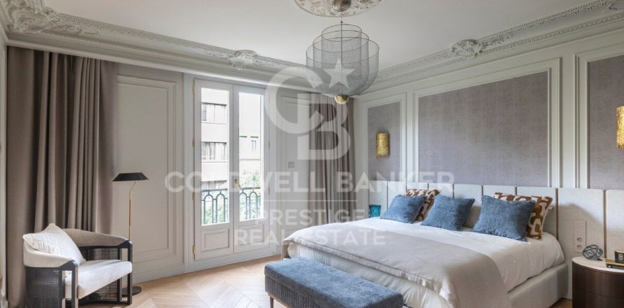 Apartment à Barcelona, Espagne 4 chambres, 201 m2 No. 159434