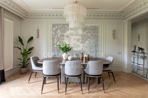 Apartment à vendre à Barcelona, Espagne, 4 chambres, 201 m2 No. 159434 - photo 4