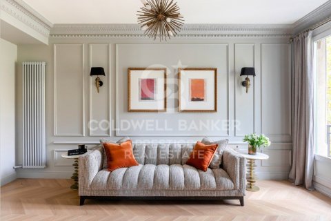 Apartment à vendre à Barcelona, Espagne, 4 chambres, 201 m2 No. 159434 - photo 14