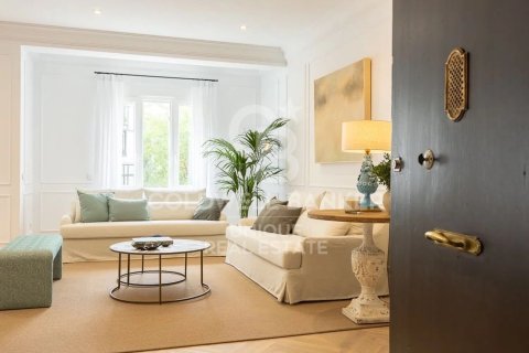 Huoneisto Madrid, Espanja 4 makuuhuonetta, 244 m2 No. 159433