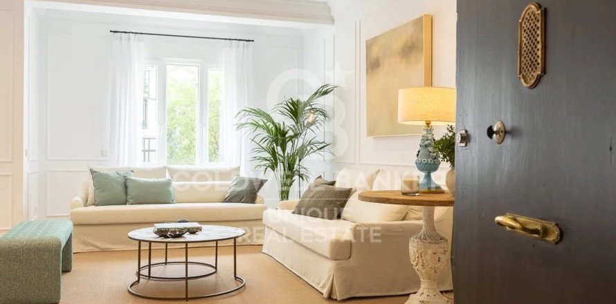 Huoneisto Madrid, Espanja 4 makuuhuonetta, 244 m2 No. 159433