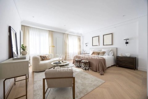Huoneisto myytävänä Madrid, Espanja, 4 makuuhuonetta, 244 m2 No. 159433 - kuva 3