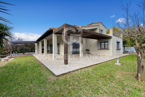 House for sale in Peralada, Girona, Spain 4 bedrooms, 310 sq.m. No. 159435 - photo 24