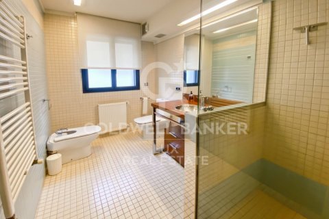 Продажа дома в Пералада, Герона, Испания 4 спальни, 310м2 №159435 - фото 17