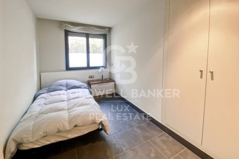 Продажа дома в Пералада, Герона, Испания 4 спальни, 310м2 №159435 - фото 16