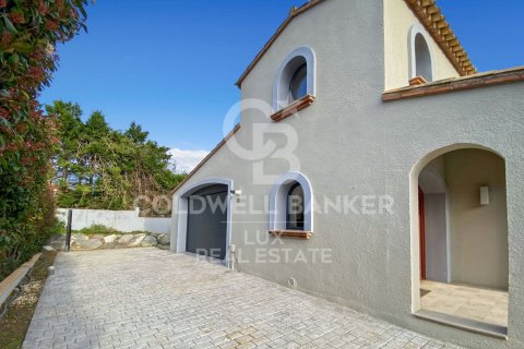 House for sale in Peralada, Girona, Spain 4 bedrooms, 310 sq.m. No. 159435 - photo 28