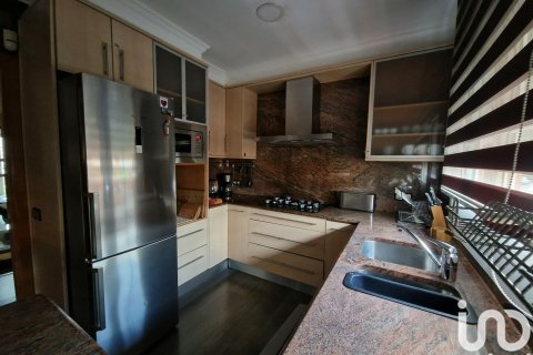 House for sale in Figueres, Girona, Spain 3 bedrooms, 165 sq.m. No. 154148 - photo 3