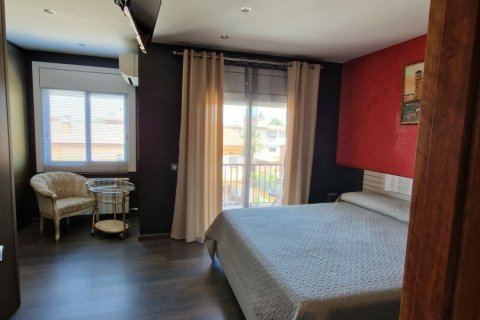 House for sale in Figueres, Girona, Spain 3 bedrooms, 165 sq.m. No. 154148 - photo 9