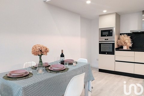 Huoneisto myytävänä Sabadell, Barcelona, Espanja, 3 makuuhuonetta, 102 m2 No. 154145 - kuva 9