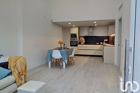 Huoneisto myytävänä Sabadell, Barcelona, Espanja, 3 makuuhuonetta, 102 m2 No. 154145 - kuva 2