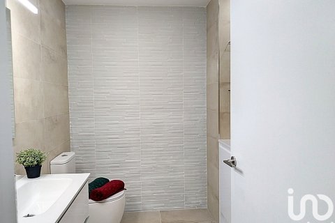 Huoneisto myytävänä Sabadell, Barcelona, Espanja, 3 makuuhuonetta, 102 m2 No. 154145 - kuva 13